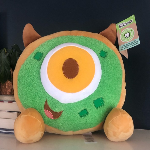 NWT Mike Wazowski Avocado Breakfast Bagel Disney Munchlings Plush 13.5 inches - Picture 5 of 5
